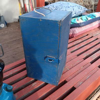 VINTAGE SEARS KEROSENE LANTERN WITH WOODEN BOX