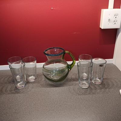 GLASS PITCHER WITH 6 DRINKING GLASSES