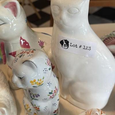 Cats - Lot of 32 Figurine, 3 Frames and 4 Plates