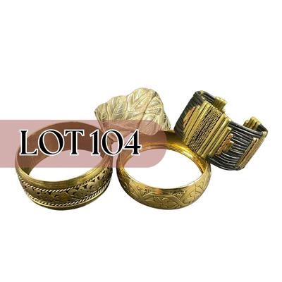 -104- COSTUME JEWELRY | Miscellaneous Metal Bracelets