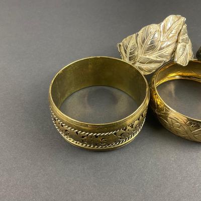 -104- COSTUME JEWELRY | Miscellaneous Metal Bracelets