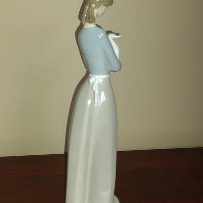 Lladro Nao Porcelain Figurine- Approx 10 1/2" Tall
