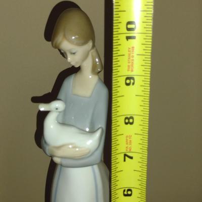 Lladro Nao Porcelain Figurine- Approx 10 1/2" Tall