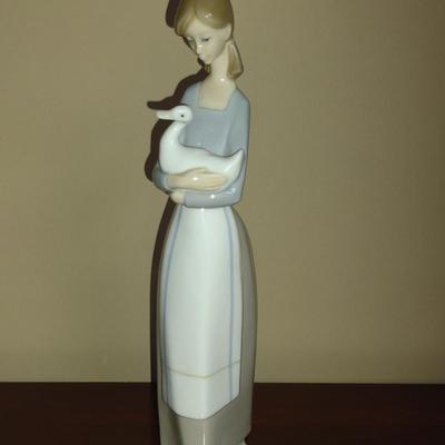 Lladro Nao Porcelain Figurine- Approx 10 1/2" Tall