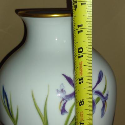 Franklin Porcelain 'The Meadowland Bird Vase' by Basil Ede- Approx 11 1/2" Tall