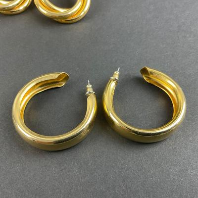 -112- COSTUME JEWELRY | Gold Tone Earrings