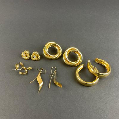 -112- COSTUME JEWELRY | Gold Tone Earrings