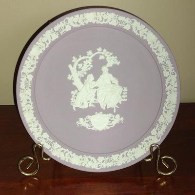 Wedgwood Cream on Lilac Jasperware 1982 Valentine Plate- Approx 6 1/2" in Diameter