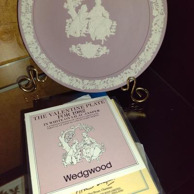 Wedgwood Cream on Lilac Jasperware 1982 Valentine Plate- Approx 6 1/2" in Diameter