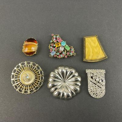 -116- COSTUME JEWELRY | Assorted Shoe Buckles
