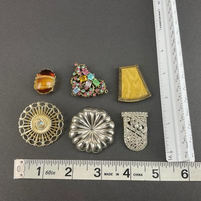 -116- COSTUME JEWELRY | Assorted Shoe Buckles