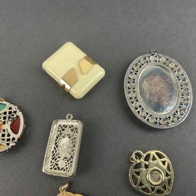 -117- COSTUME JEWELRY | Assortment Of Pendants
