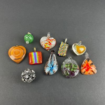 -118- COSTUME JEWELRY | Miscellaneous Assorted Pendants