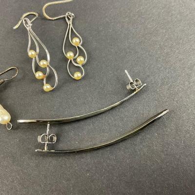 -121- JEWELRY | Assortment Of Earrings