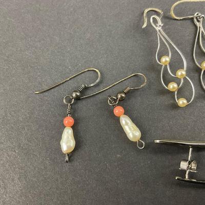 -121- JEWELRY | Assortment Of Earrings