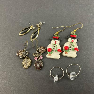 -123- COSTUME JEWELRY | Assortment Of Earrings