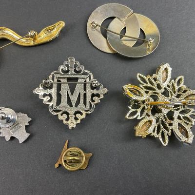 -127- COSTUME JEWELRY | Miscellaneous Brooches & Pins