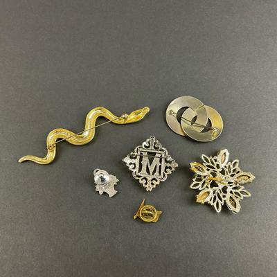 -127- COSTUME JEWELRY | Miscellaneous Brooches & Pins