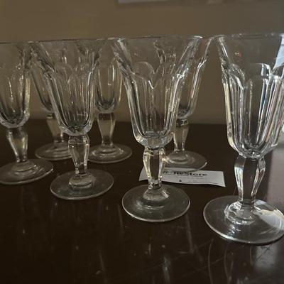 Set of cordial glasses