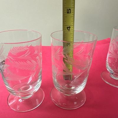 Tiffan-Franciscan cut wheat 5 oz glass set of 4