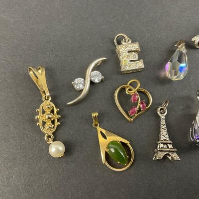 -136- COSTUME JEWELRY | Miscellaneous Assorted Charms/Pendants