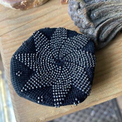 Lovely Lady Nouveau Art Change Purse circa 1900