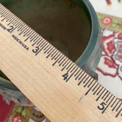 Roseville 6573 bush berry planter