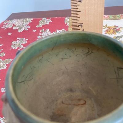 Roseville 6573 bush berry planter