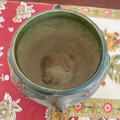 Roseville 6573 bush berry planter