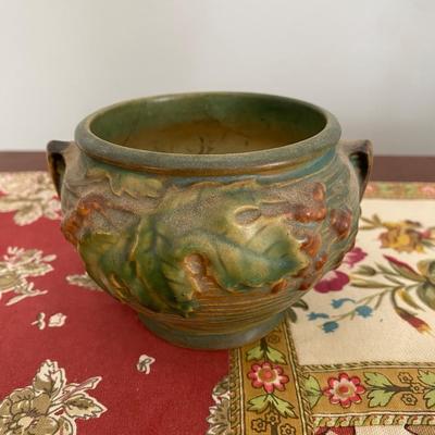 Roseville 6573 bush berry planter