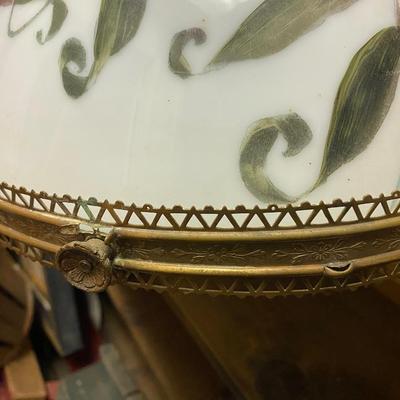 ANTIQUE HAND PAINTED MILK GLASS & ORNATE BRASS HANGING KEROSENE LAMPSHADE