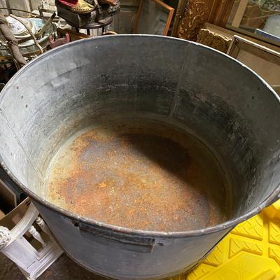 Vintage Galvanized Metal Garden Wash Tub Farm Bucket