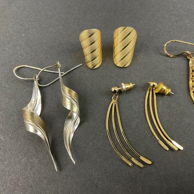 -142- JEWELRY | Assorted Gold Tone Earrings