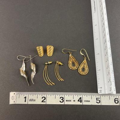 -142- JEWELRY | Assorted Gold Tone Earrings
