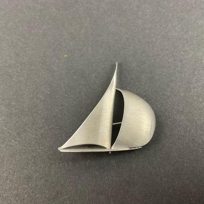 -150- SILVER | Beau Sterling Sailboat Brooch | Marked