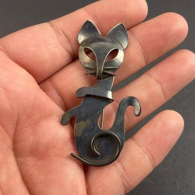 -153- SILVER | Sterling Beau Art Deco Cat Brooch | Marked