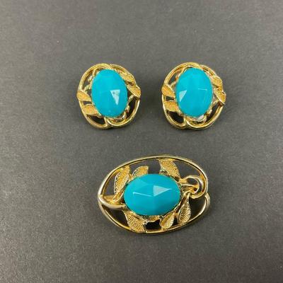 -159- COSTUME JEWELRY | Blue & Gold Tone Brooch & Clip Earrings
