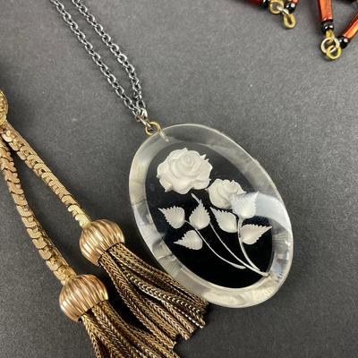 -168- COSTUME JEWELRY | Assorted Necklaces
