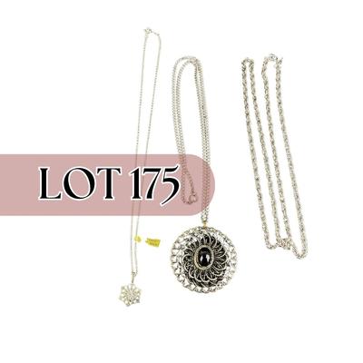 -175- COSTUME JEWELRY | Silver Tone Necklaces