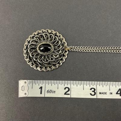 -175- COSTUME JEWELRY | Silver Tone Necklaces