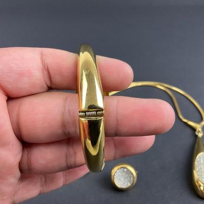 -181- TRIFARI | Gold Tone Bracelet, Necklace, & Earrings Matching Set | Marked