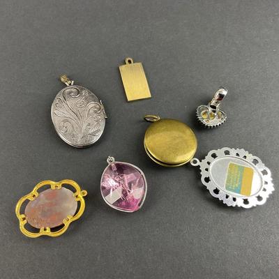 -185- COSTUME JEWELRY | Assorted Pendant/Charms