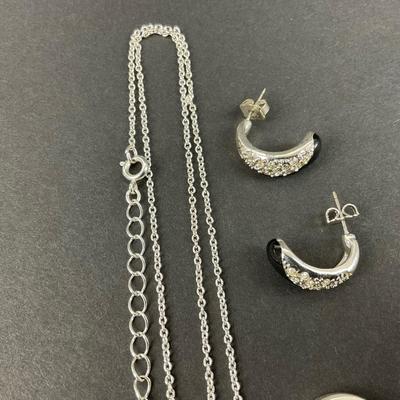 -190- COSTUME JEWELRY | NRT Necklace, Earrings, & Ring | Marked