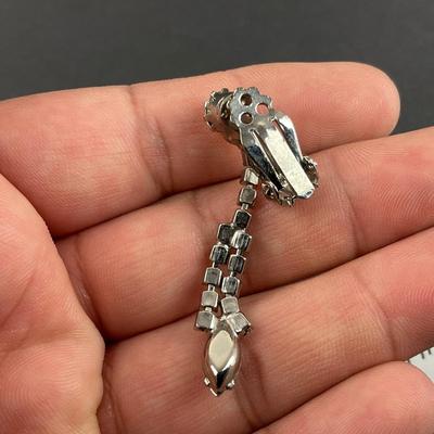 -200- COSTUME JEWELRY | Rhinestone Unmarked Necklace & Clip Earrings
