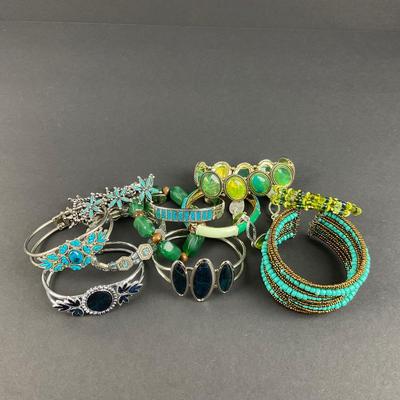 -206- COSTUME JEWELRY | Assorted Bracelets