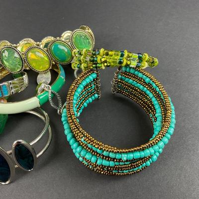 -206- COSTUME JEWELRY | Assorted Bracelets