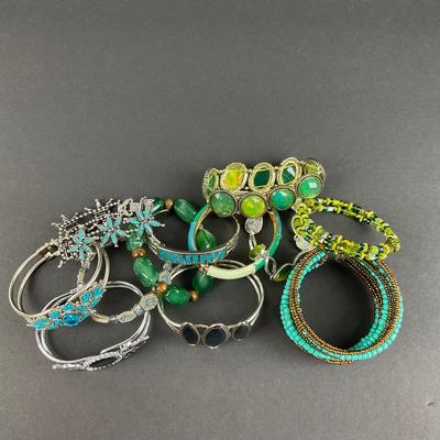 -206- COSTUME JEWELRY | Assorted Bracelets