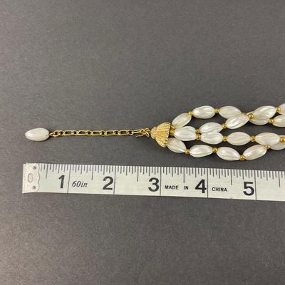 -220- TRIFARI | Gold Tone White Chunky Necklaces | Marked