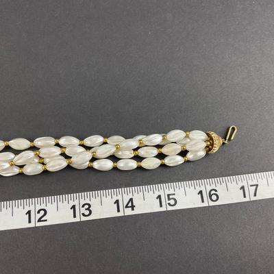 -220- TRIFARI | Gold Tone White Chunky Necklaces | Marked