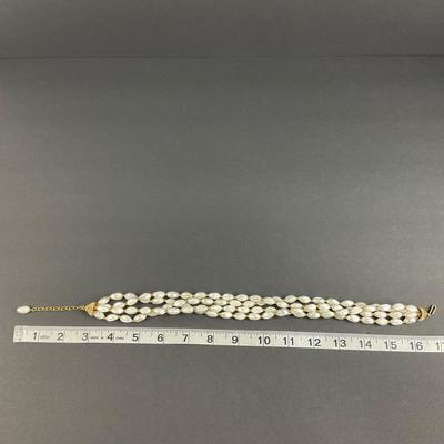 -220- TRIFARI | Gold Tone White Chunky Necklaces | Marked